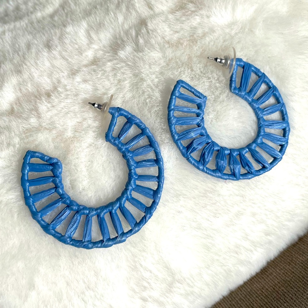 Vineyard vines earrings
